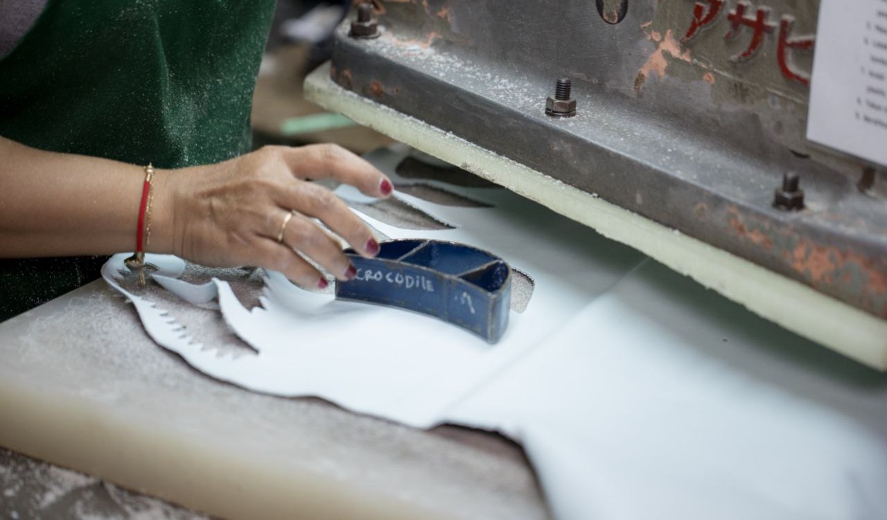 cutting departement dalam PT Artisanjaya Internusa Makmur